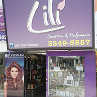 Lili Cosméticos e Perfumaria Logo